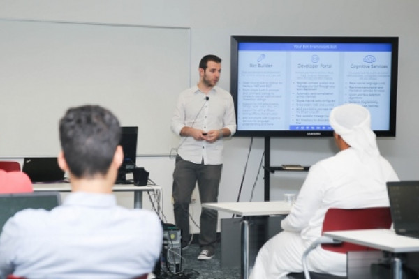 جامعة عجمان تنظم ورشة عمل متخصصة بالتعاون مع مايكروسوفت