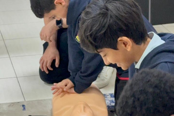 AU First Aid Club Delivers Hands-On CPR Workshop for Students at Al Shola American Private School