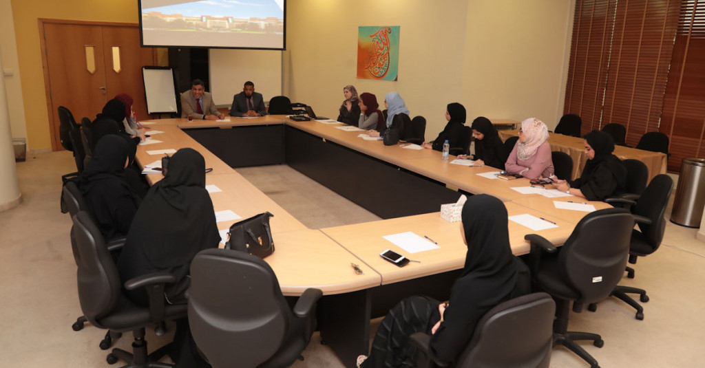 كلية الإعلام تنظم جلسة توجيهية لطلبة التدريب الميداني