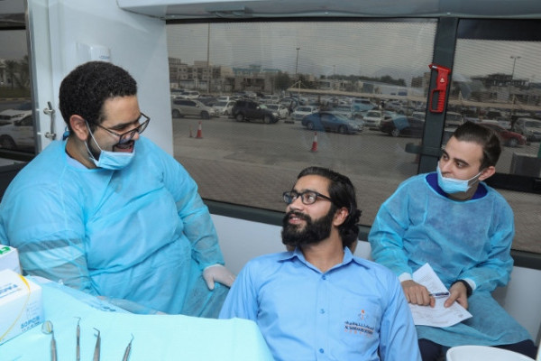 عيادة جامعة عجمان المتنقلة لطب الأسنان تقدم خدماتها في مختلف إمارات الدولة