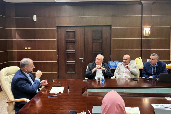 اجتماع عميد كلية القانون مع أعضاء هيئة التدريس