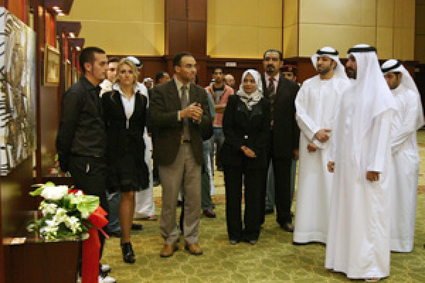 ماجد النعيمي يفتتح فنون الشرق والغرب بجامعة عجمان