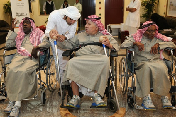 Alumni Association Visit Elderly Care Center