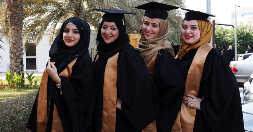 حرم حاكم عجمان تشهد احتفال جامعة عجمان بتخريج 803 خريجة من دفعة عام الابتكار2015