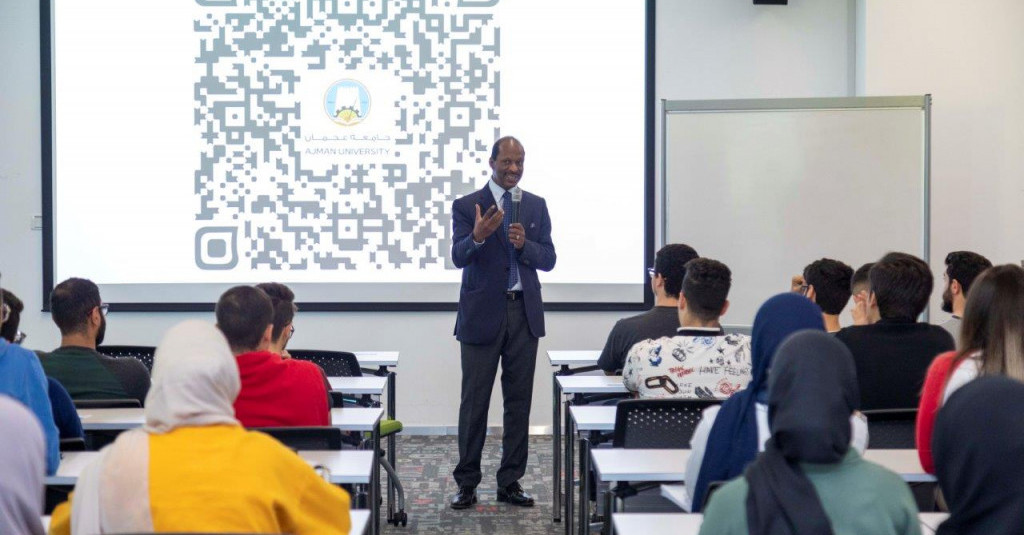 مركز النجاح الطلابي في جامعة عجمان يعزز مهارات الطلبة