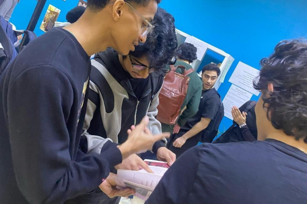 قسم اللغات والثقافة يستضيف مركز للتبرع بالكتب بمناسبة شهر القراءة في الإمارات العربية المتحدة