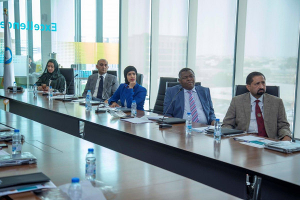 خبراء وأكاديميون يدعون إلى ضرورة تطوير المناهج في كليات طب الأسنان والصيدلة