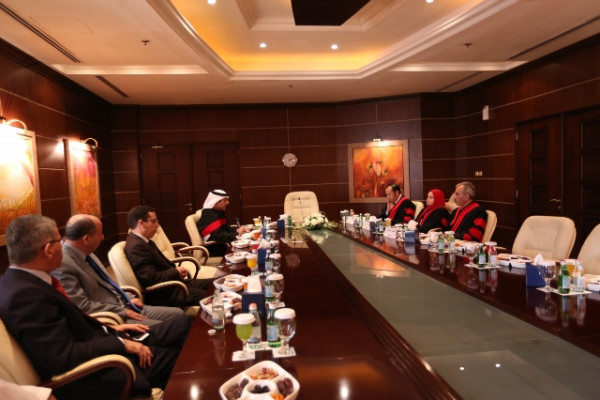 أطروحة ماجستير في جامعة عجمان تناقش التأخير في تسليم البضائع في عقد النقل البحري