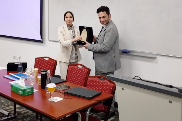 كلية القانون بجامعة عجمان تنظم ورشة تدريبية حول إجراءات التقاضي في الدعاوى المدنية بالتعاون مع مكتب التميمي ومشاركوه