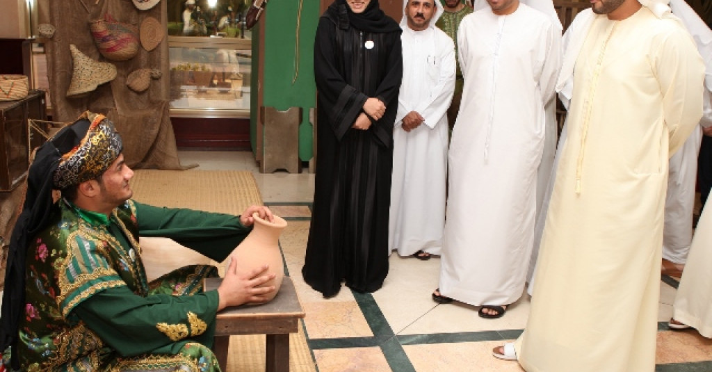 جامعة عجمان تطلق حملة لغتي هويتي تحت شعار يوم بلا عامية