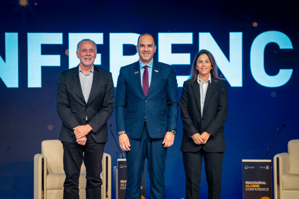 تحت رعاية سمو الشيخ عمار بن حميد النعيمي مؤتمر خريجي جامعة عجمان الأول يفتح آفاق الشراكة ويُرسّخ دور الخريجين في خدمة المجتمع