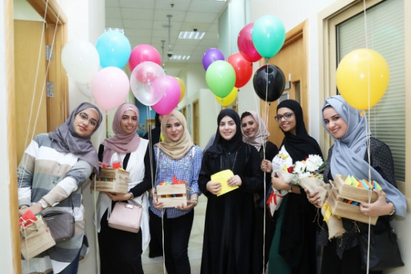 جامعة عجمان تحتفل باليوم العالمي للمعلّم