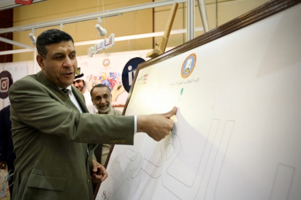 معرض مشاريع التخرج يبرز إبداعات طلبة الإعلام