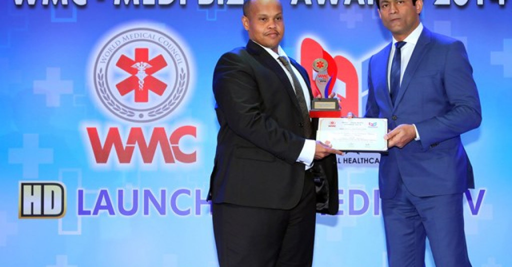 المجلس الطبي العالمي يكرم خريج من جامعة عجمان