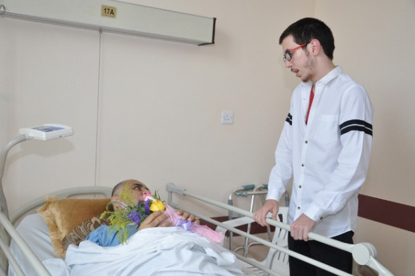 Students Visit Patients in Khalifa Hospital