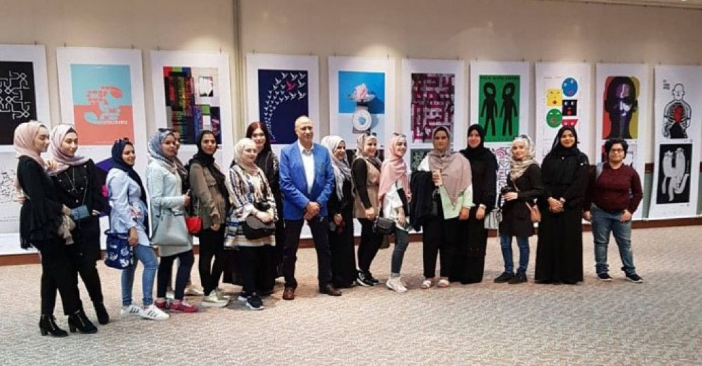 طالبات التصميم الجرافيكي في زيارة ميدانية لمنتدي أسبوع دبي للتصميم