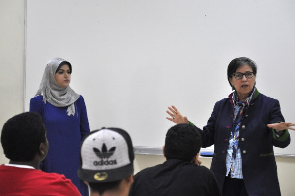 Women in Leadership Icon Visits Ajman University