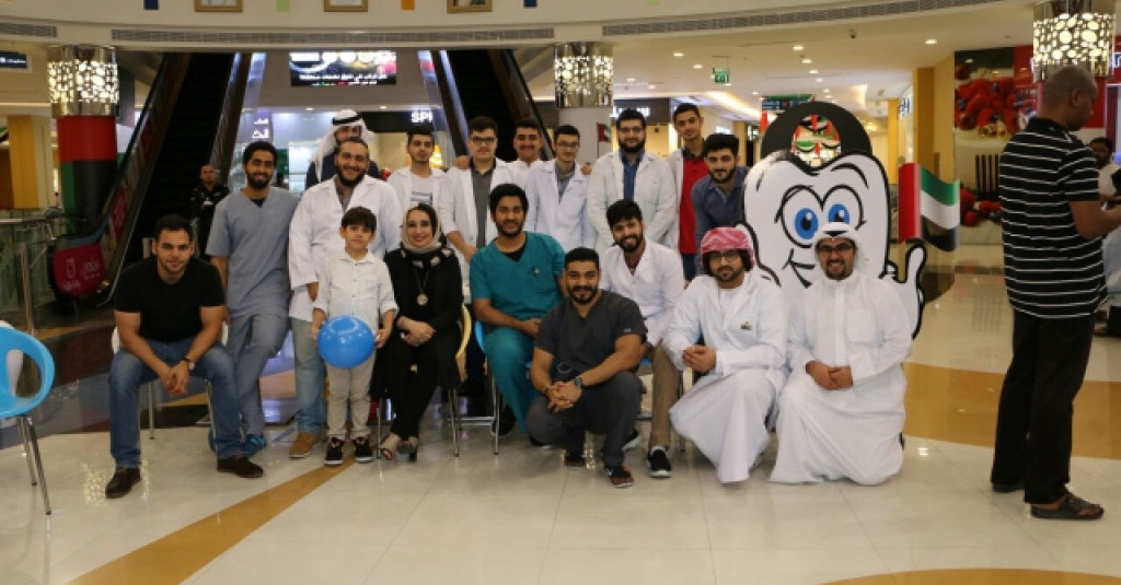 كلية طب الأسنان في مقر الفجيرة تنظم برنامجاً صحياً توعوياً