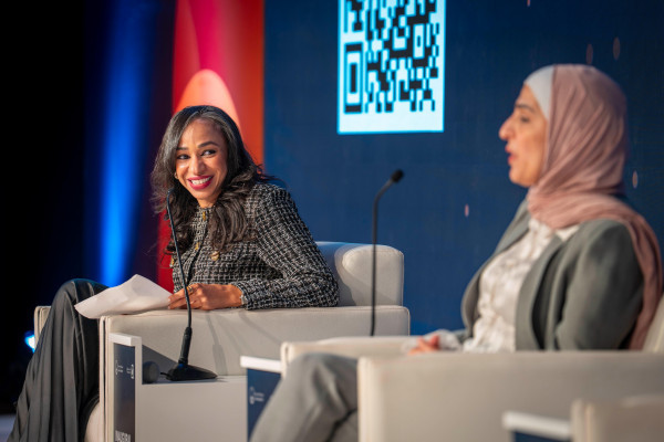 تحت رعاية سمو الشيخ عمار بن حميد النعيمي مؤتمر خريجي جامعة عجمان الأول يفتح آفاق الشراكة ويُرسّخ دور الخريجين في خدمة المجتمع