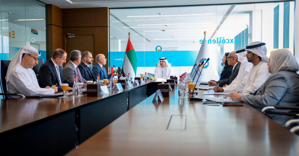 كلية القانون تعقد اجتماع المجلس الاستشاري لتعزيز التعاون مع القيادات القانونية والقضائية