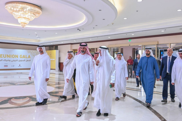 عمار بن حميد يشهد الحفل السنوي لخريجي وشركاء جامعة عجمان لعام 2024 وإطلاق مبادرة برنامج المنح الوقفية