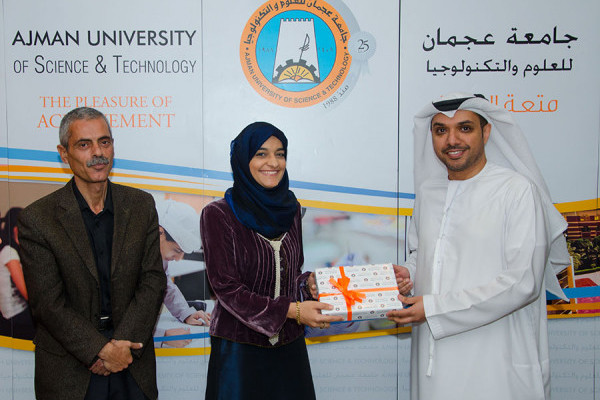 جامعة عجمان تحتفي بالطلبة الفائزين في جائزة عجمان للإبداع العمراني