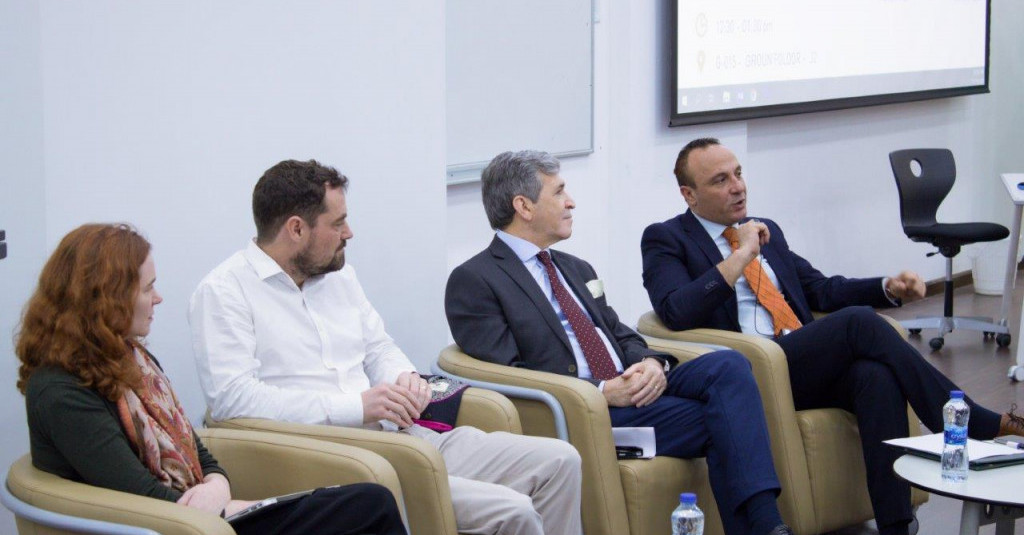 صالون ثقافي في جامعة عجمان يناقش 