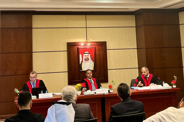 مناقشة رسالة ماجستير حول دور الربوت في إبرام العقود