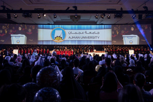 قرينة حاكم عجمان تشهد تخريج الفوج الأول للدفعة 29 من طالبات جامعة عجمان
