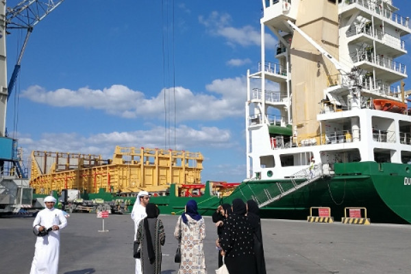 Law Students Experience Cargo and Customs First Hand