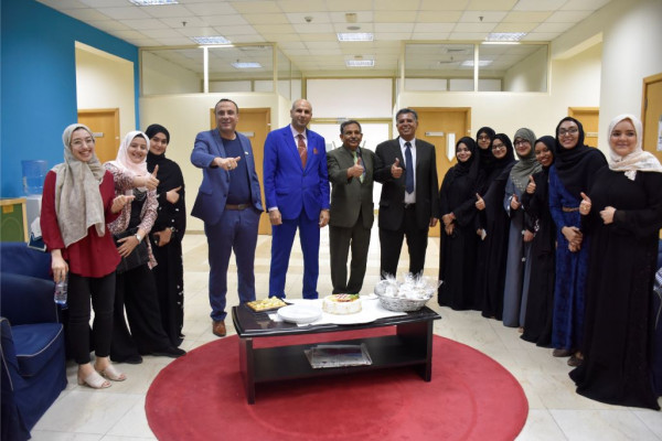 احتفال طالبات كلية الإنسانيات والعلوم بيوم المعلم