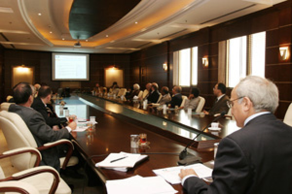 Ajman University showcases its e-learning experience to Arab Universities