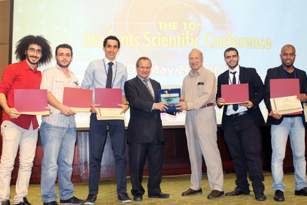 استعراض بحوث علمية متميزة خلال المؤتمر الطلابي العاشر