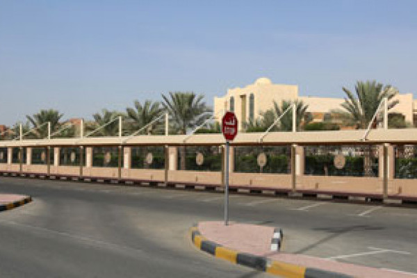 جامعة عجمان توفر 2370 موقف سيارات لطلبتها