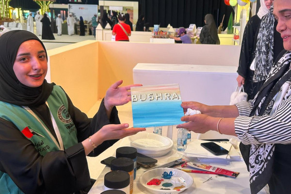 جامعة عجمان تشارك في مهرجان ليوا للرطب والعسل 2025