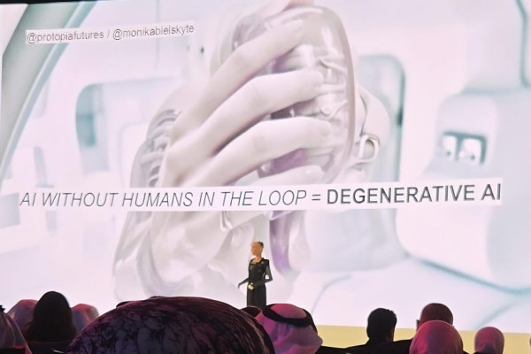 الدكتورة بنان الكفري شاركت في قمة المعرفة 24 في دبي