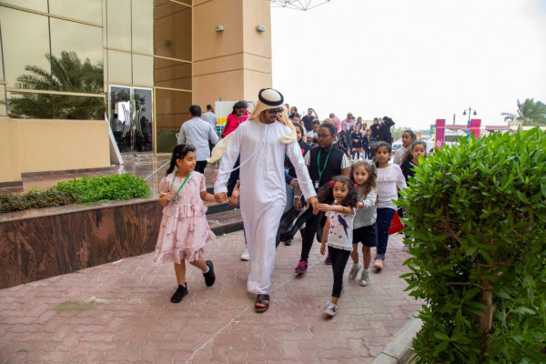 طلبة جامعة عجمان يحتفلون بالأيتام