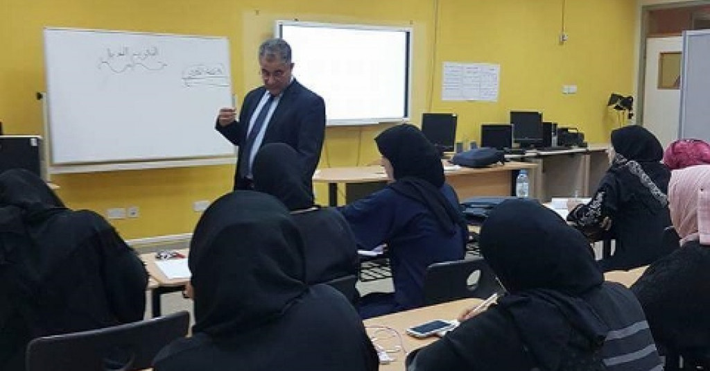 ورش تدريبية متخصصة لطلبة كلية التربية