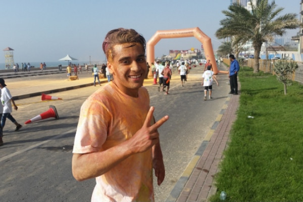 AU Students Participate in “Paint Run Ajman”