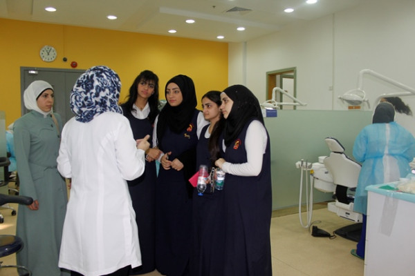 جامعة عجمان تستقبل طلاب وطالبات مدرسة عجمان الخاصة