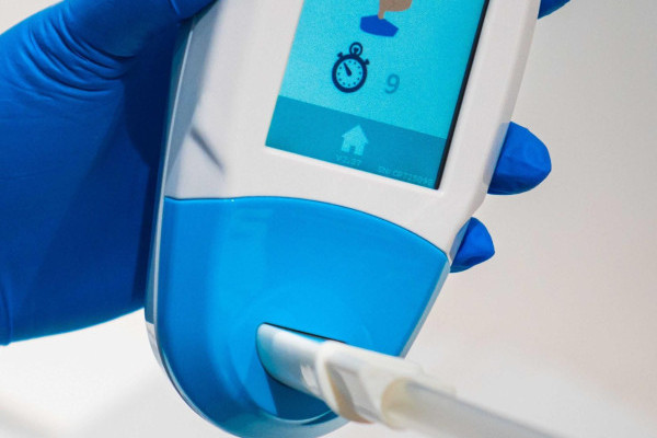 Smokerlyzer-Based Smoking Cessation Programs: Shifting Mindsets and Driving Action