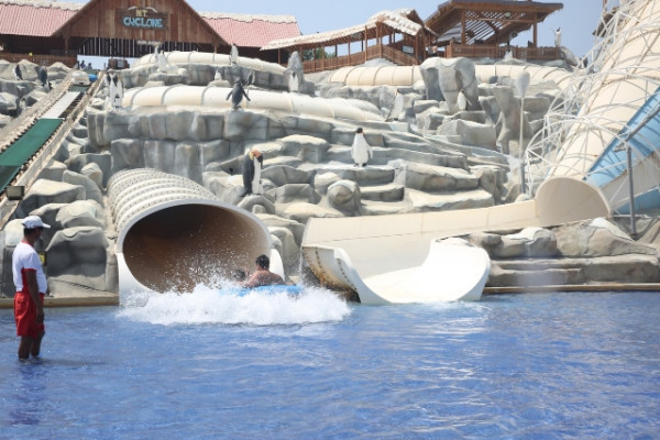 Fun Under the Sun at IceLand Water Park