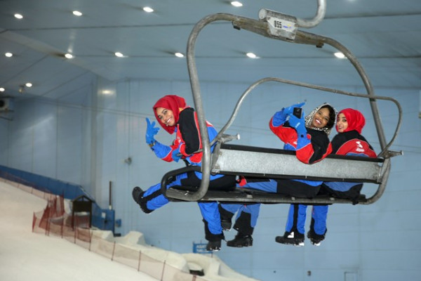 يوم ترفيهي للطالبات في سكي دبي