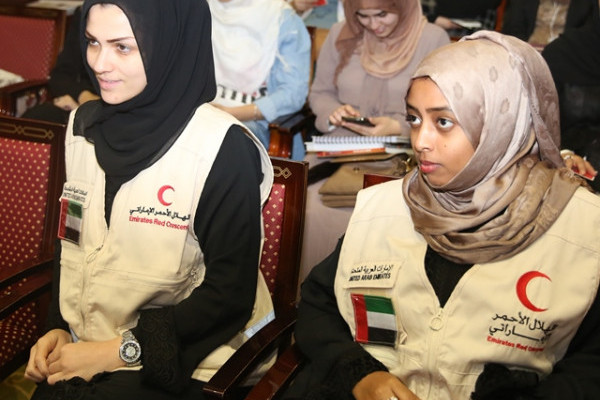 حملة لدعم العمل التطوعي في جامعة عجمان بالتعاون مع الهلال الأحمر