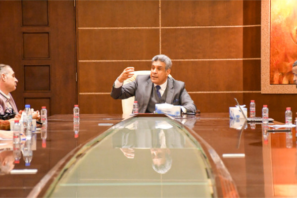 كلية الإعلام تعقد اجتماعًا ترحيبيًا بأعضاء هيئة التدريس للفصل الدراسي الثاني 2025-2026