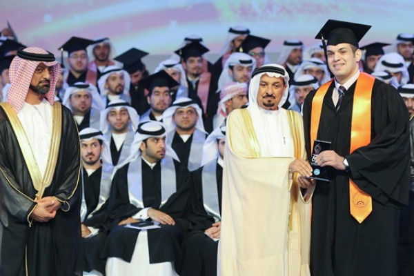 حاكم عجمان يشهد حفل تخريج الدفعة الـ 24 من جامعة عجمان تحت شعار 