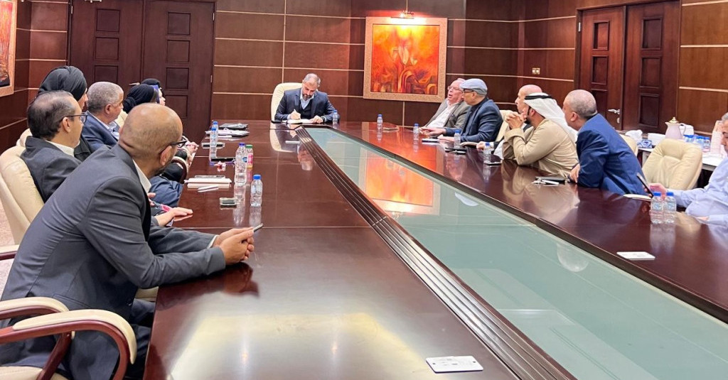 كلية القانون تعقد اجتماعها الثاني استعدادًا للفصل الدراسي الثاني من العام الأكاديمي 2025–2026