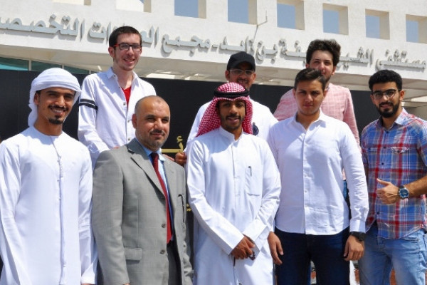 طلاب الجامعة في زيارة لمستشفى خليفة