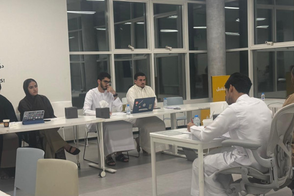 طلبة القانون يشاركون في مسابقة المحكمة الصورية بأبوظبي