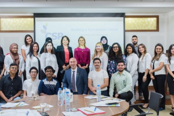 طلبة جامعة عجمان وخريجوها يشاركون في برنامج CSR in Action